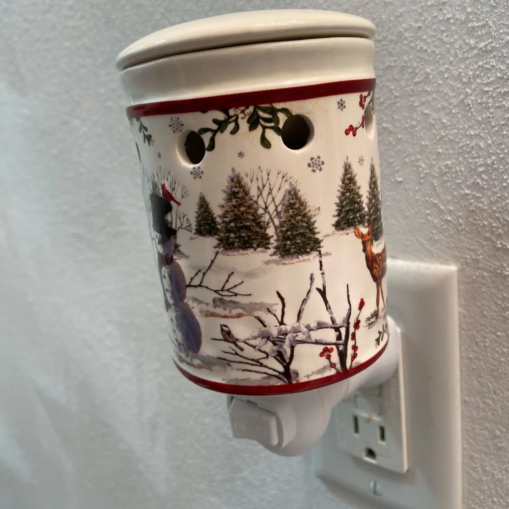 Better Homes & Gardens Wax Warmer Holiday Winter Forest Snowman Swivel Wall Plug